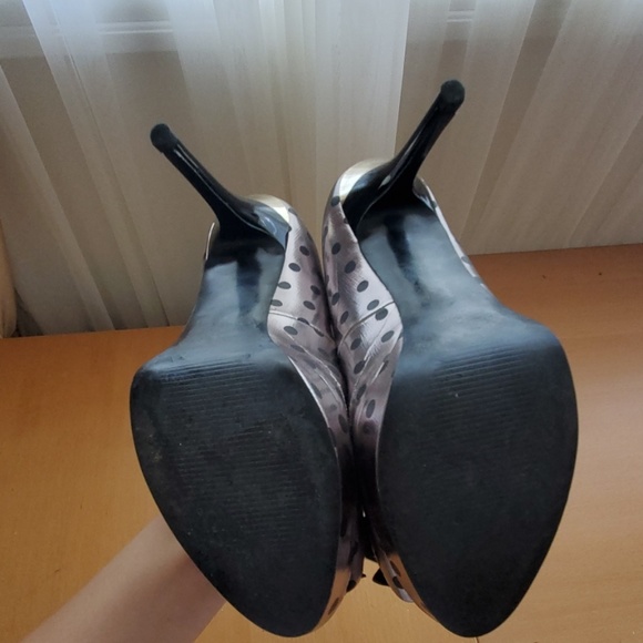 GUESS pair of heels - Picture 3 of 3